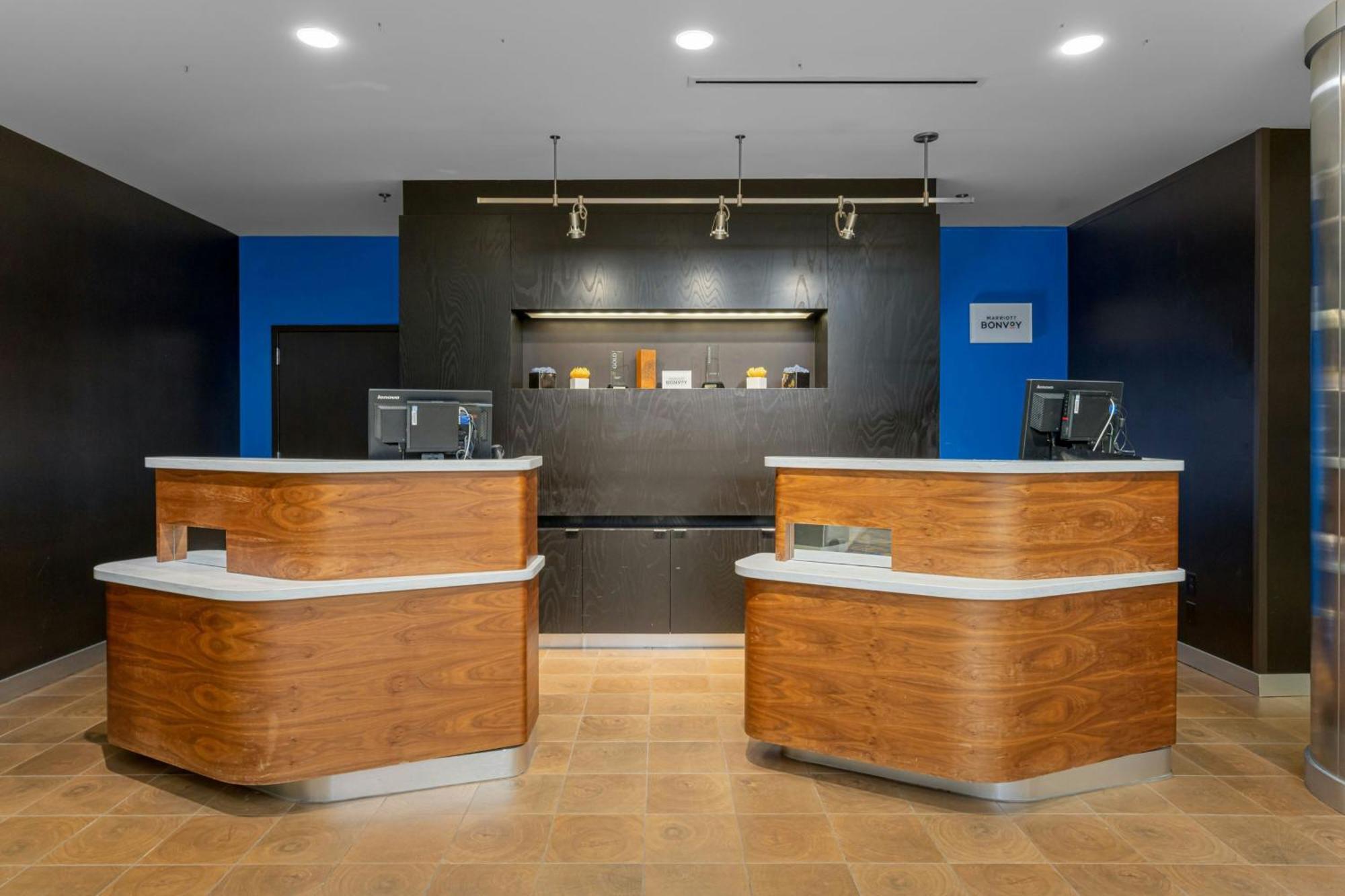 Courtyard By Marriott Asheville Airport Флетчер Экстерьер фото