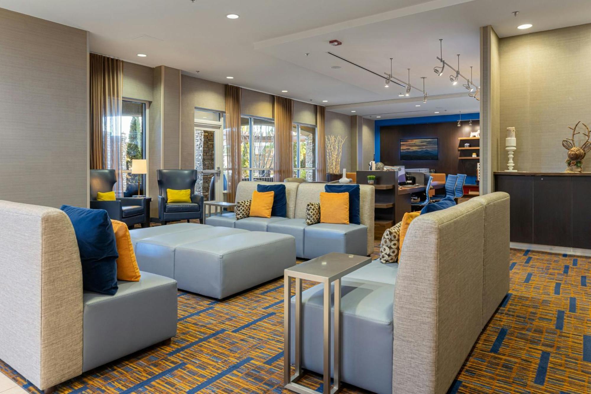 Courtyard By Marriott Asheville Airport Флетчер Экстерьер фото