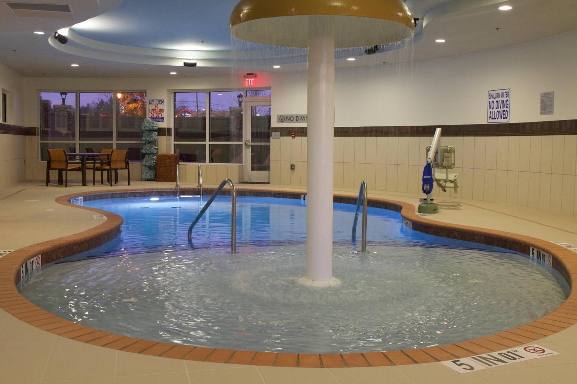Courtyard By Marriott Asheville Airport Флетчер Экстерьер фото