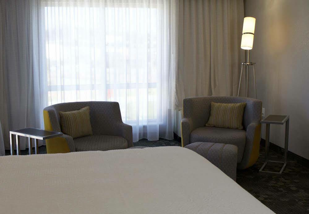 Courtyard By Marriott Asheville Airport Флетчер Экстерьер фото
